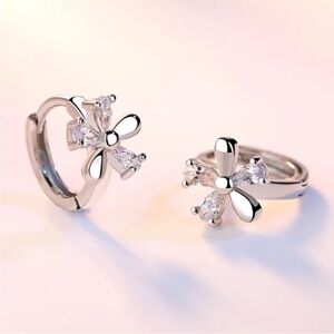 New Sterling Silver White Sapohires Flower Huggies